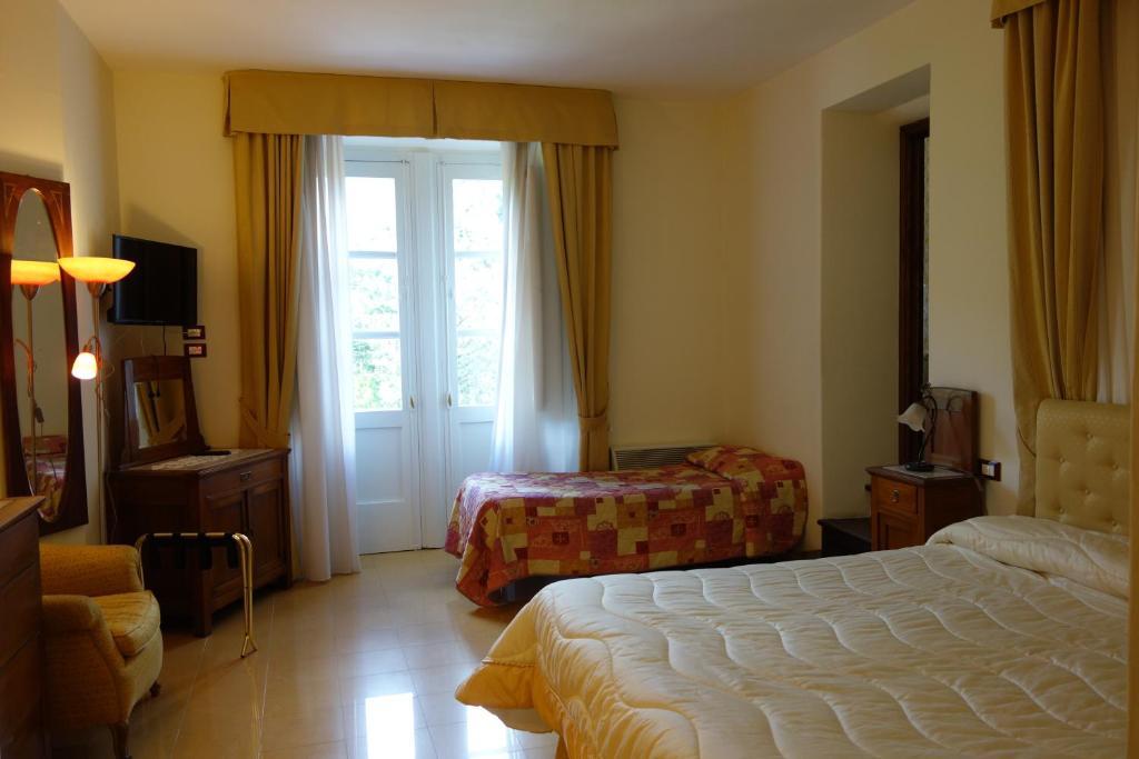 Hotel Roma Scanno Camera foto