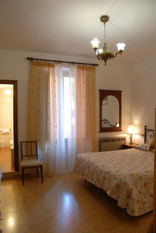 Hotel Roma Scanno Camera foto