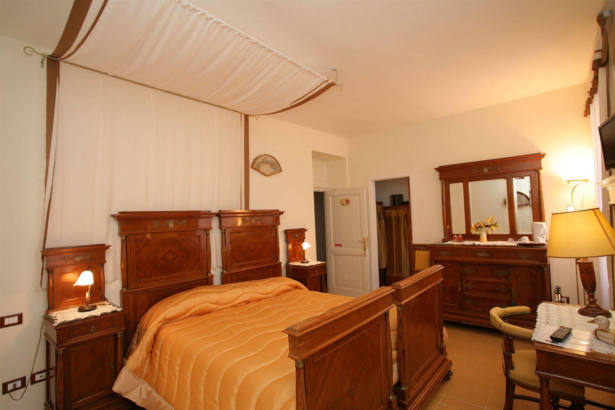 Hotel Roma Scanno Esterno foto