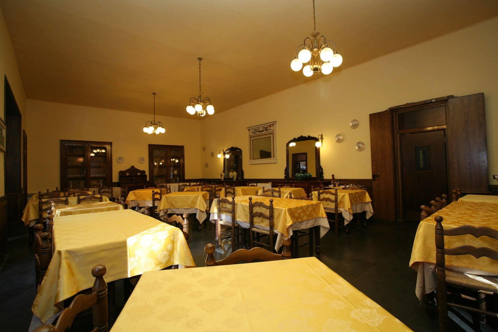 Hotel Roma Scanno Esterno foto
